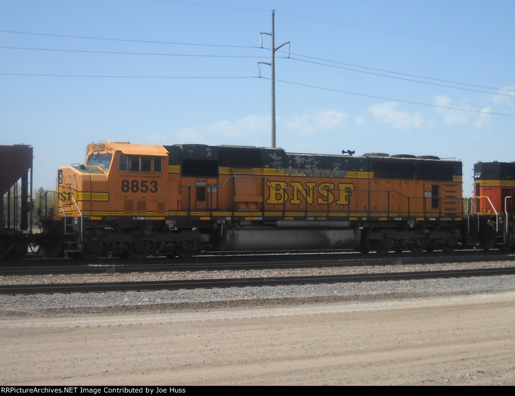 BNSF 8853